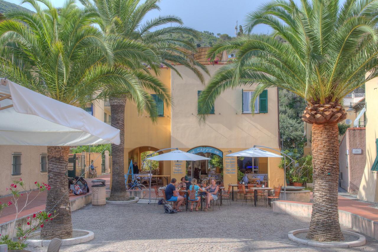 Hotel Arabesque Varigotti Exterior foto